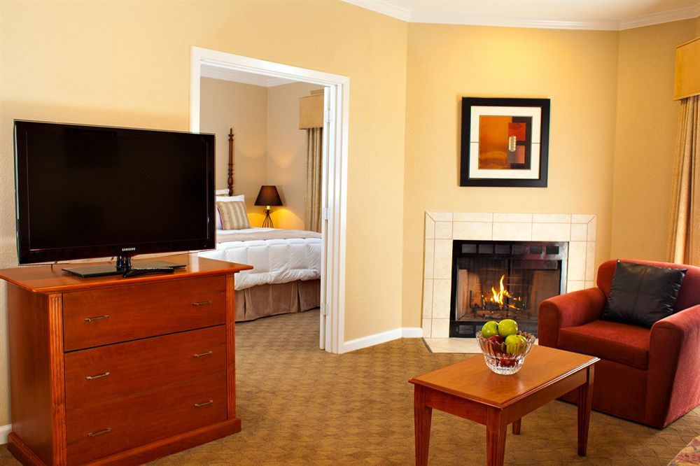 Cloverleaf Suites Baton Rouge Exterior photo