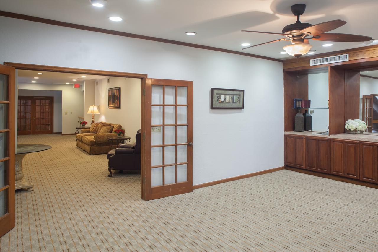 Cloverleaf Suites Baton Rouge Exterior photo