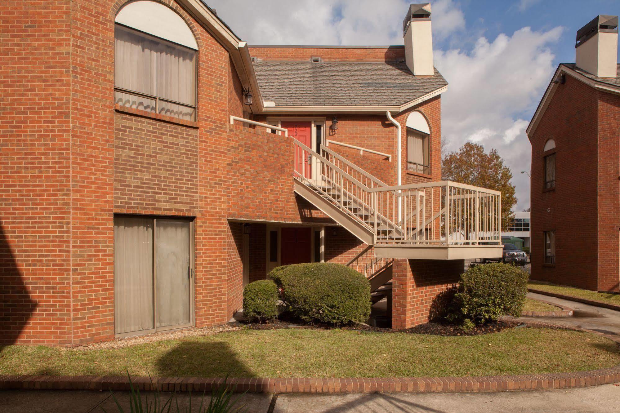 Cloverleaf Suites Baton Rouge Exterior photo