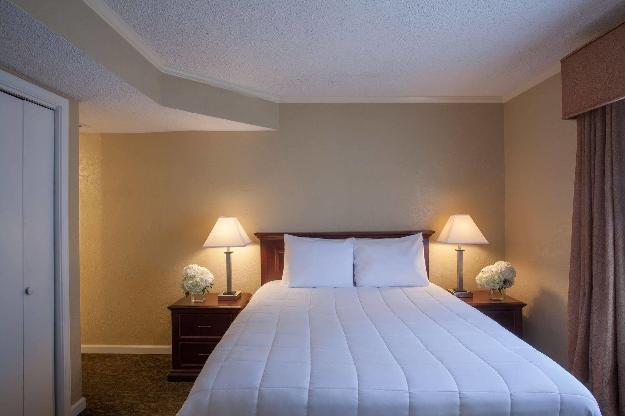 Cloverleaf Suites Baton Rouge Exterior photo