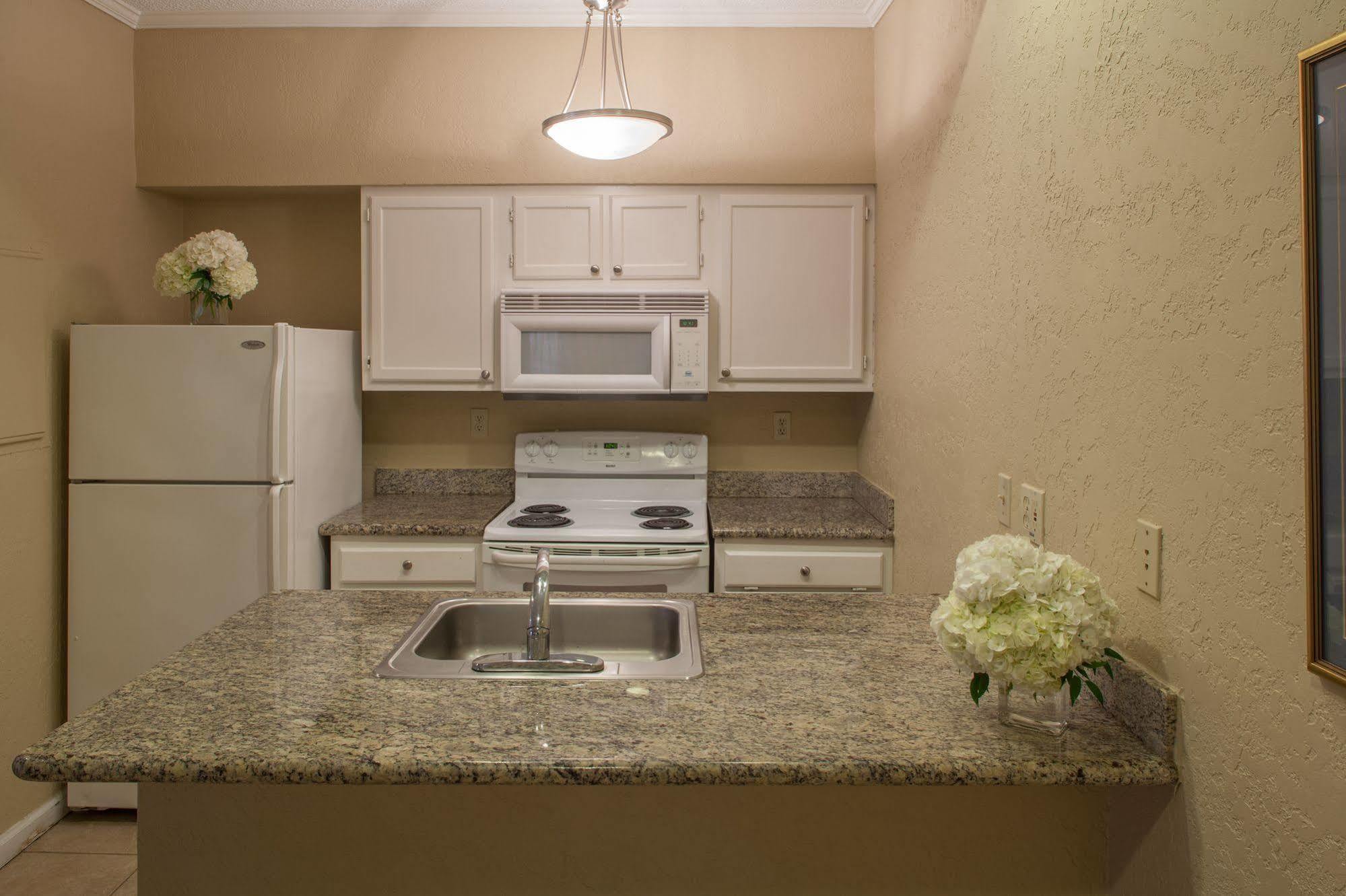 Cloverleaf Suites Baton Rouge Exterior photo