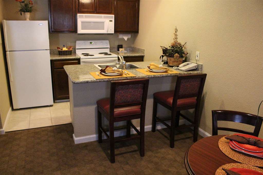 Cloverleaf Suites Baton Rouge Room photo